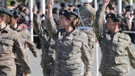 gynaikes_ethniki_froura