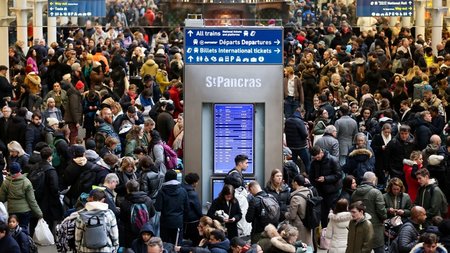 2023-12-30T123609Z_271676228_RC2O75ALMW2I_RTRMADP_5_BRITAIN-EUROSTAR