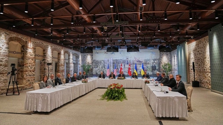 synomilies-rosia-oukrania