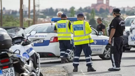 astynomia-elegxoi-32-696x418-1